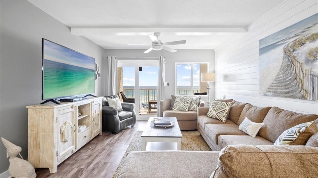 Airbnb Superhost cozy living room set up. airbnb beginner living room set up