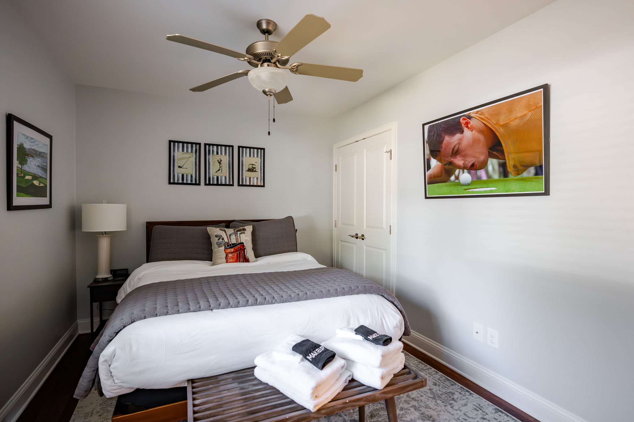 Bedroom in Walter Hagen- queen bed
