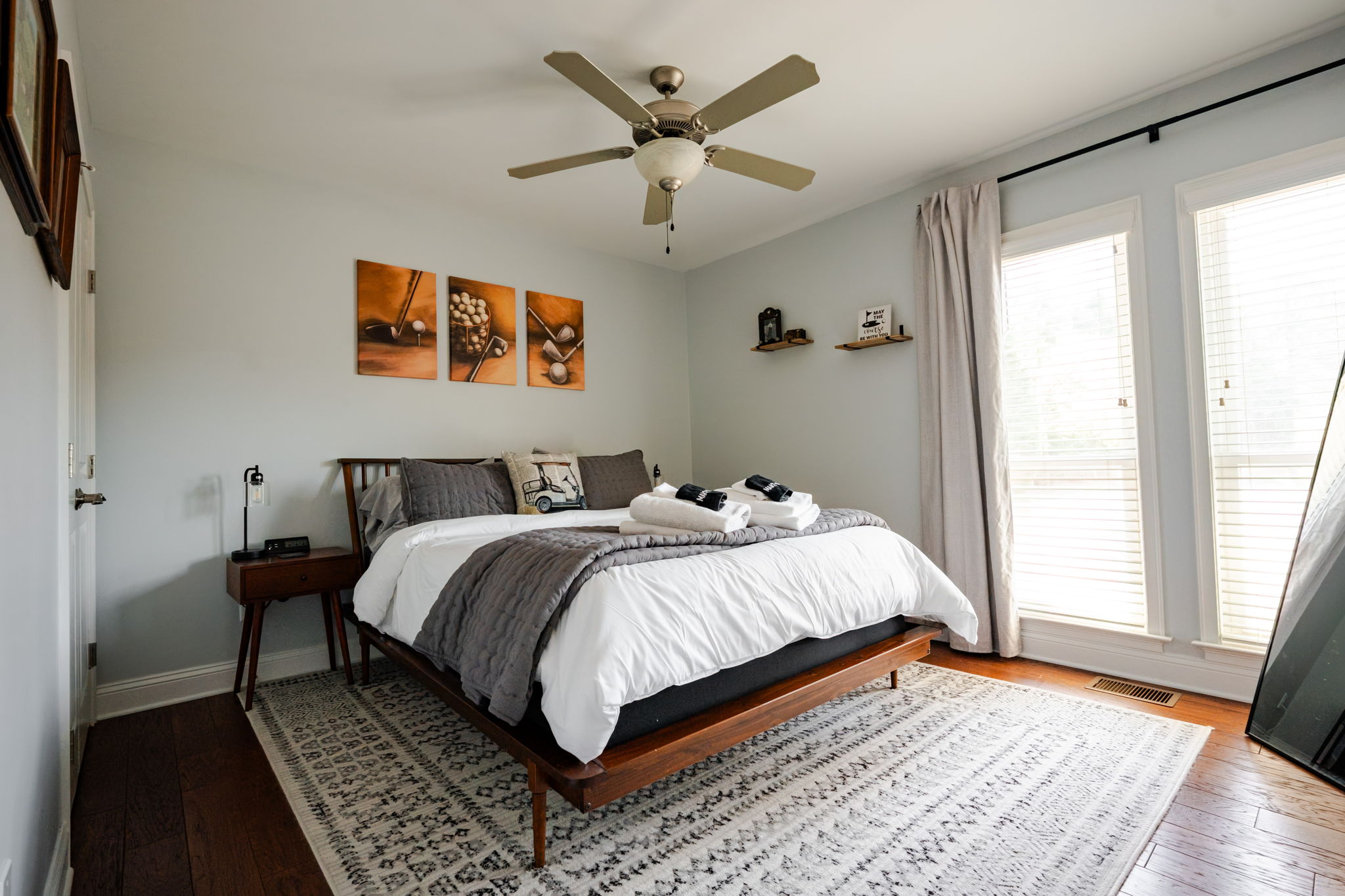Bedroom in Walter Hagen- queen bed