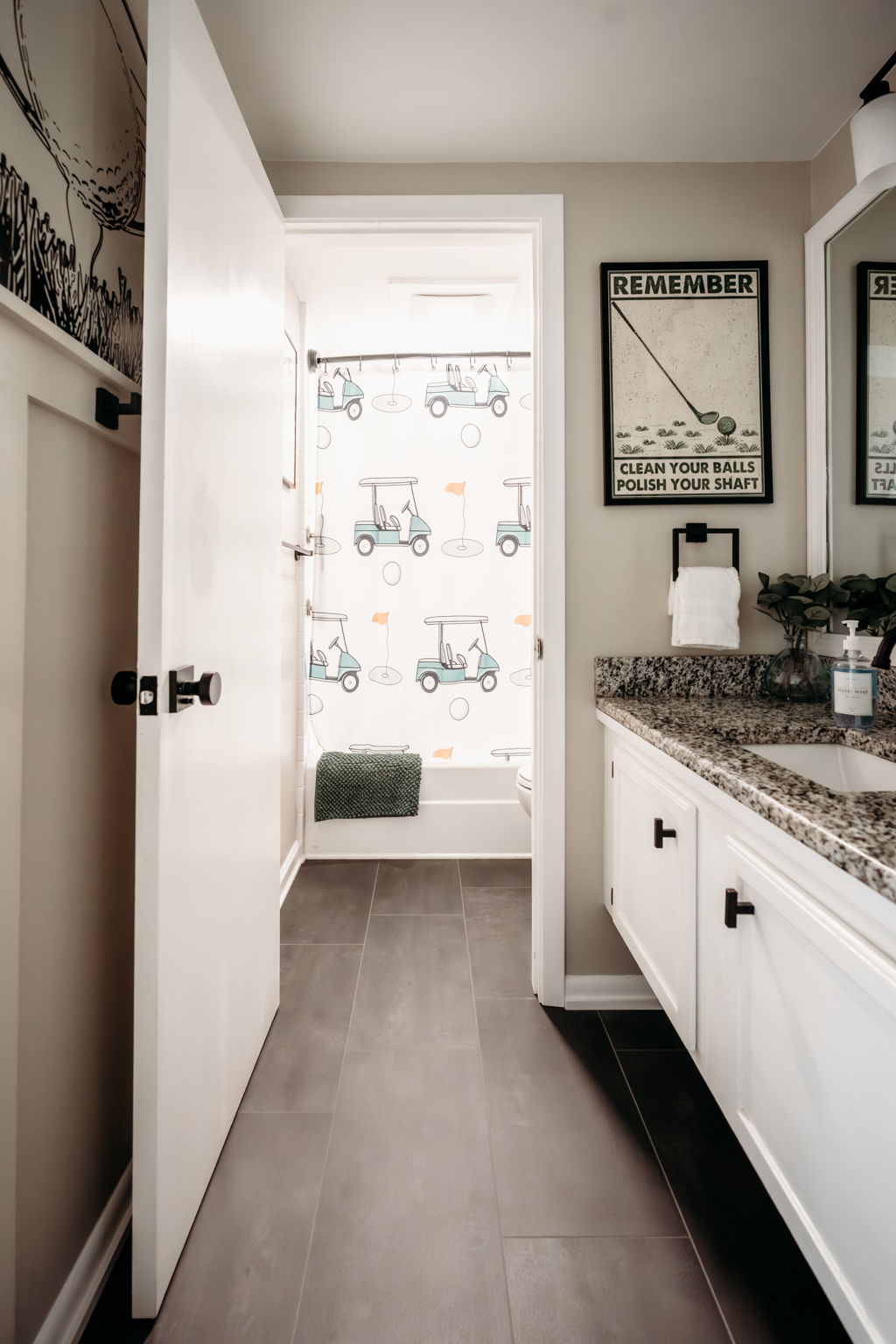 Fully Updated tile tub/shower combo