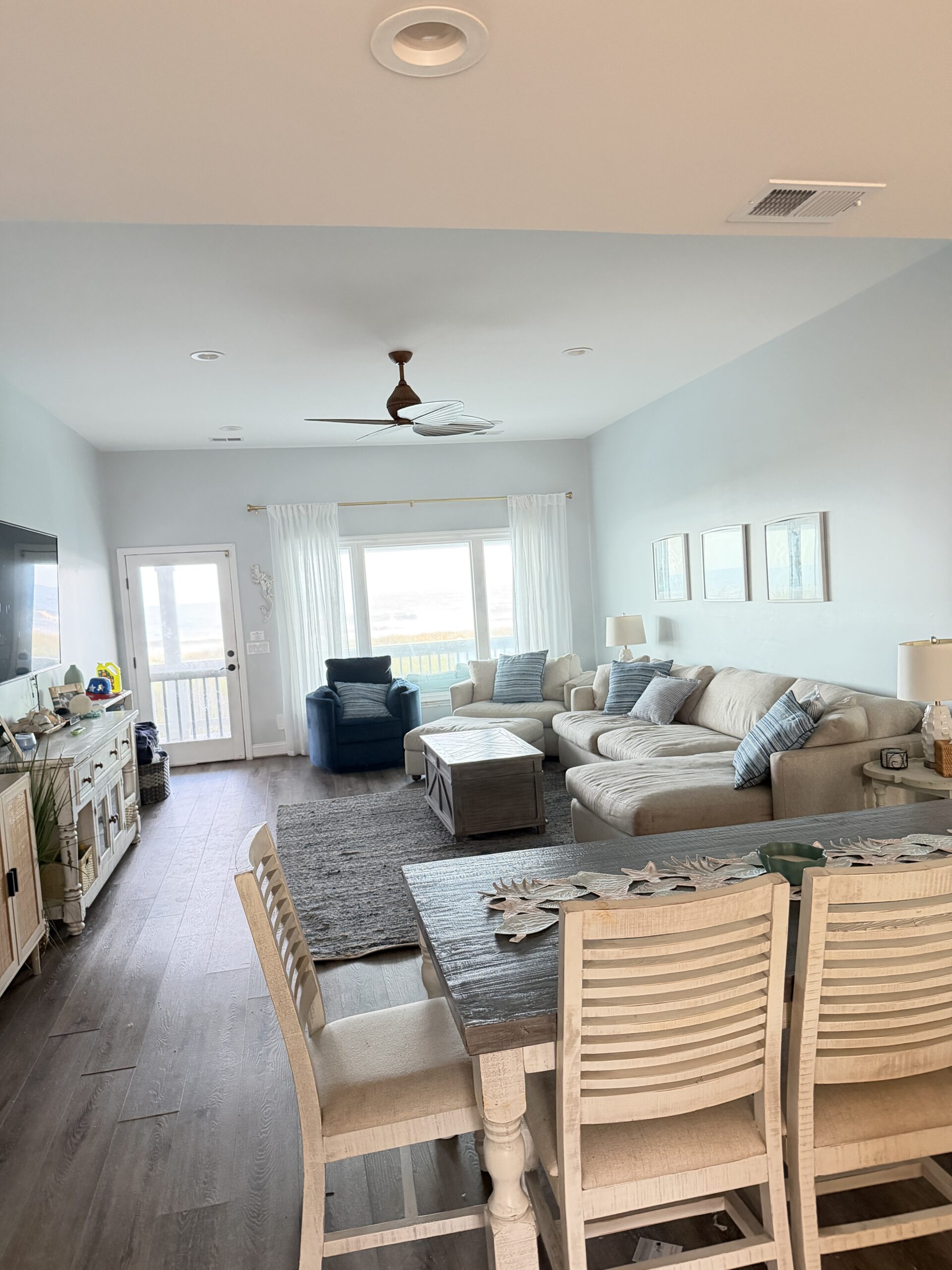 405 Holden Living Room